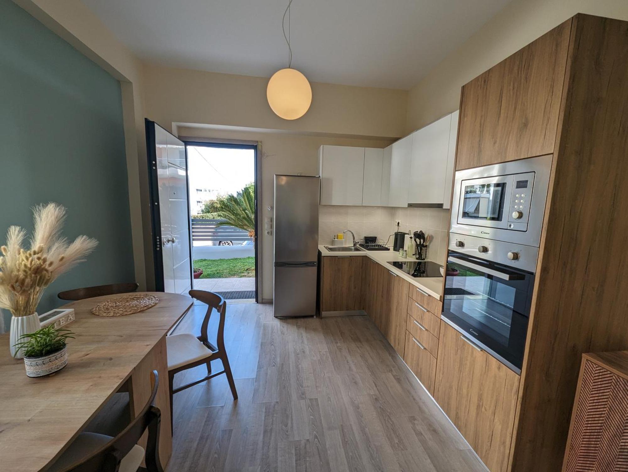 Modern Mint Sunny House Near The Airport Apartment Spáta Exterior foto